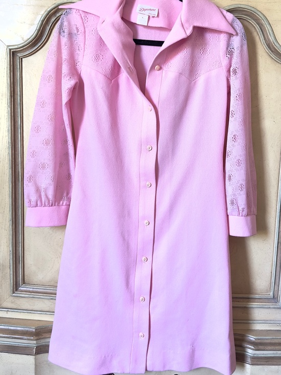 Dyanne of Dallas Dresses & Skirts - 1960 - 70’s Vintage Women's Pink Button-Front Lace Sleeve Dress by Dyanne Dallas
